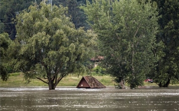 Nagybajcsnál már rekord közeli szinten a Duna