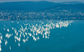 Kékszalag - Elrajtolt a mezőny Balatonfüredről